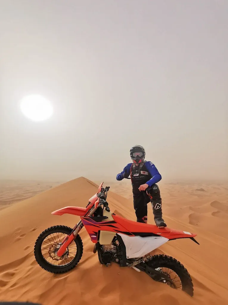 Moto de enduro en el desierto: Merzouga — Tafraout — M'Harech