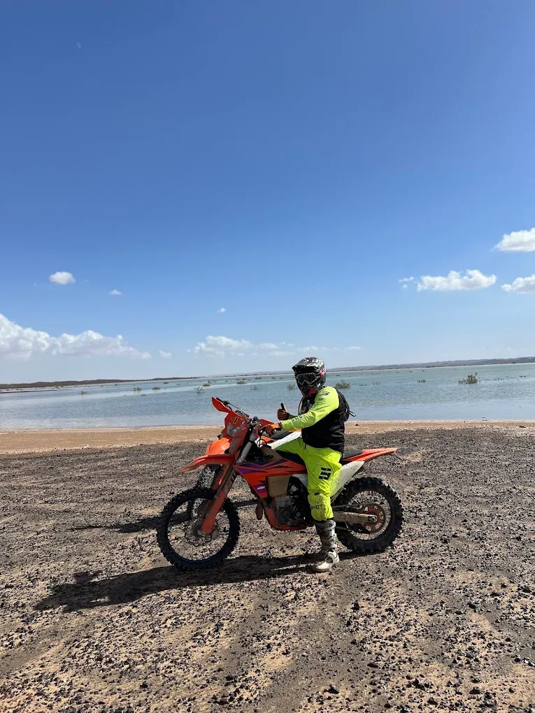 Lakes and Contrasts Lakes and Contrasts — enduro Sahara Merzouga